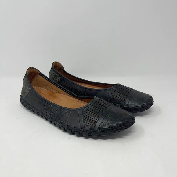 Spring Step Kenyetta Black Gold Perforated Leather Comfort Flat - Picture 1 of 9